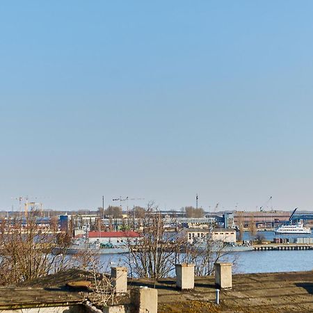 Golden Hour Apartments- Plac Slowianski 43 シフィノウイシチェ エクステリア 写真