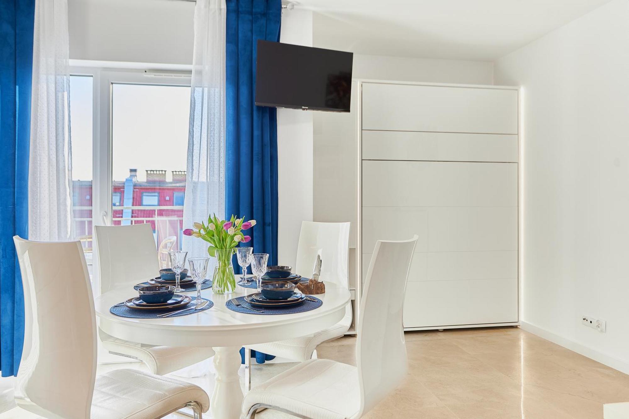 Golden Hour Apartments- Plac Slowianski 43 シフィノウイシチェ エクステリア 写真