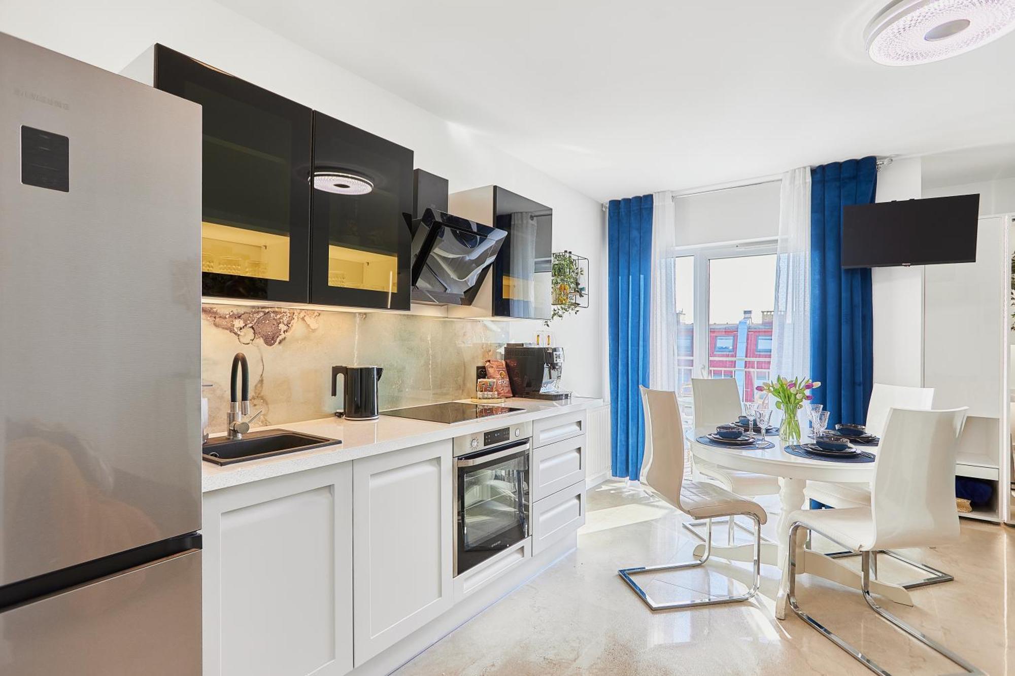 Golden Hour Apartments- Plac Slowianski 43 シフィノウイシチェ エクステリア 写真